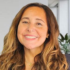 Dra. Alejandra Salinas